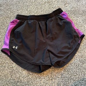 Under Armour heatgear women’s shorts size small